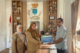 PT Timah dukung khitanan massal di Desa Air Gantang