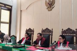 Hakim tegur terdakwa yang bantah jadi kurir sabu 1 kg: Kami bukan bodoh, jujur saja