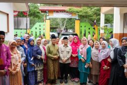 Wamendikdasmen tinjau pemanfaatan papan interaktif digital di Tanjungpinang