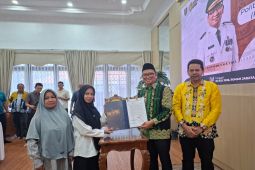 Pemkab Tabalong berikan beasiswa kedinasan bagi siswa kurang mampu