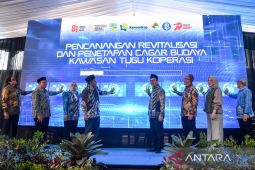 Menkop beserta Menbud canangkan revitalisasi dan penerapan cagar budaya Tugu Koperasi di Tasikmalaya