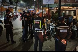 Satlantas Polresta Banjarmasin bersihkan titik parkir liar penyebab kemacetan