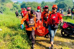 Tim SAR temukan jasad remaja yang terseret di Sungai Cisadane