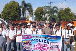 Polda PBD edukasi tertib lalu lintas kepada pelajar empat sekolah di Kota Sorong