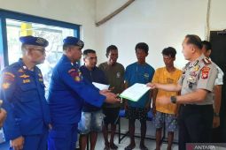 Polairud evakuasi tiga warga Maluku Utara hanyut hingga Gorontalo