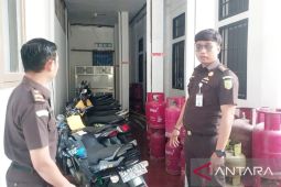 Kejari Bukittinggi lelang barang sitaan negara secara daring