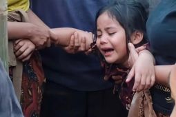 Viral bocah tangisi jenazah ayah tewas dimassa warga, donasi untuk dua anak korban mengalir