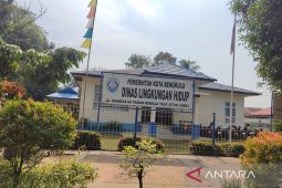 Pemkot Bengkulu gandeng Damkar untuk siram taman kota saat kemarau