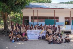 DIB Mengajar bekali guru dan siswa di Desa Pelapis dengan keterampilan public speaking