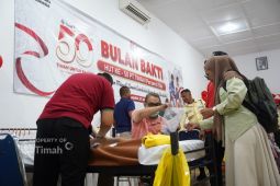 Bulan Bakti HUT Ke-50 PT Timah, Ratusan warga Sungailiat terima layanan sosial