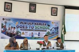 PLN ULP Namlea tingkatkan literasi kelistrikan dan Budaya K3L melalui PLN "goes to school" di SMA Negeri 1 Buru