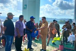 Pemkot Ambon beri bantuan sarana perikanan untuk kelompok nelayan