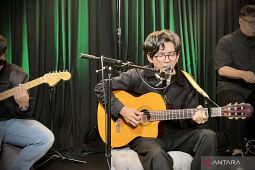 Aku Jeje ingin rayakan jatuh cinta lewat lagu yang ringan dan jenaka