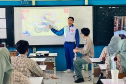 Astra Motor Kalbar edukasi keselamatan berkendara di SMAN 5 Pontianak