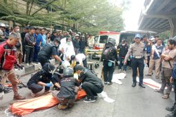Seorang wanita tewas dalam kecelakaan beruntun di Jalan Leuwipanjang Bandung
