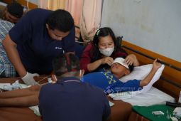 Khitanan massal PT Timah bantu warga Belinyu