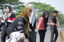 Sekretariat DPRD Banten giatkan kerja bhakti jaga kebersihan lingkungan