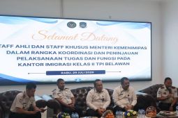 Perkuat reformasi birokrasi, Staf Ahli Menteri tinjau pelayanan Imigrasi Belawan