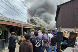 Kebakaran hanguskan delapan rumah Aspol di belakang Mapolda Jambi