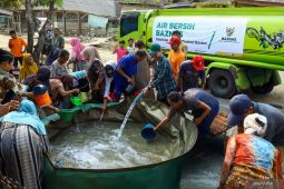 BPBD Pandeglang salurkan 283 ribu liter air bersih ke 56 desa