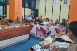 DPRD Kotabaru hears fishermen's complaints about trawlers