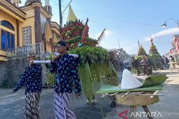 Makna alokasi cukup dalam tarikan "Saparan Tumpeng Jongko Ingkung Sewu"