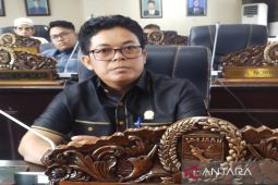 Anggota DPRD hawatirkan pembatasan kuota Nakes Tuksus