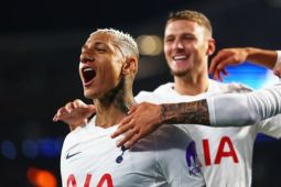 Tottenham menang 2-1 atas Chelsea meski main dengan 10 orang