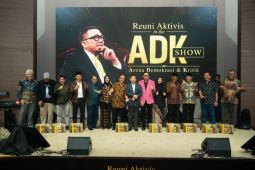 Doli Kurnia luncurkan 4 buku saat reuni aktivis