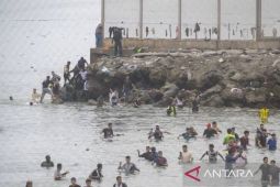 Warga bentrok dengan imigran ilegal di Ceuta