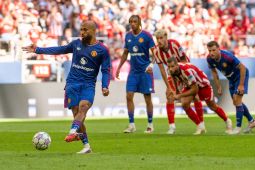Dua gol Mbeumo membawa MU menang 2-1 atas Atletico Madrid