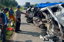 Laka lantas di Tol JMKT, 1 tewas 7 terluka