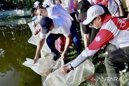 Pemprov Gorontalo lepas 10 ribu benih ikan dan tanam 81 pohon