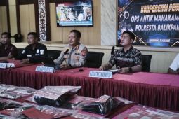 Polresta Balikpapan tangkap dua perempuan bawa 1.041 gram sabu