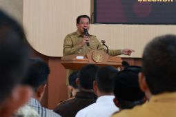 Bupati Tangerang ingatkan kades harus transparan kelola keuangan