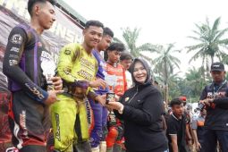Tiorita tutup Grasstrack Motocross Championship 2026, dorong prestasi dan pariwisata Langkat