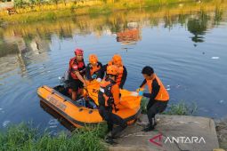 SAR temukan jasad korban tenggelam di Kali Banjir Kanal Barat
