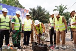 Bupati Padang Lawas letak batu pertama pembangunan jembatan di Desa Batang Bulu Baru