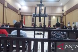 Empat terdakwa tipikor tambang timah ilegal di hutan produksi jalani sidang tuntutan