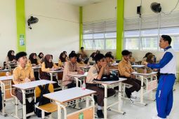 Astra Motor Kalbar kampanyekan #Cari_aman di SMAN 11 Pontianak