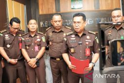 Kejati tahan lima tersangka korupsi proyek air bersih Pulau Haruku