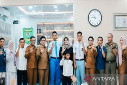 Wabup Madina lepas dua Paskibraka ke pemusatan latihan Sumut