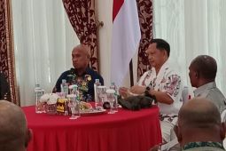Mendagri Tito awali kunjungan ke Biak bertatap muka dengan ASN