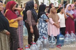 Pemkab Tangerang salurkan air bersih atasi dampak kekeringan