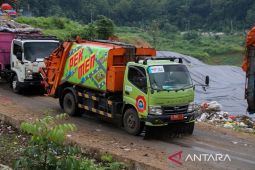 Kota Bandung siapkan 100 unit truk angkut sampah ke TPPAS Legok Nangka