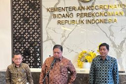 Menko Ekonomi: Bantuan pangan hingga diskon transportasi dilanjutkan