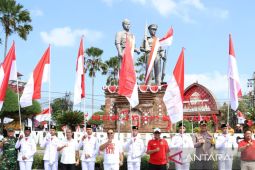 Ada Bendera Merah Putih sepanjang 100 meter dibentangkan di Tabanan