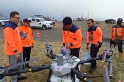 BPBD Jatim kerahkan drone water spray guna padamkan karhutla Bromo