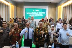 Kejari serahkan LO pemanfaatan barang milik daerah ke Pemkab Madiun