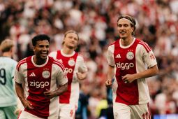 Ajax menang 3-1 atas Shelbourne